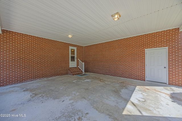 608 E Stanford Street, Beulaville, NC 28518