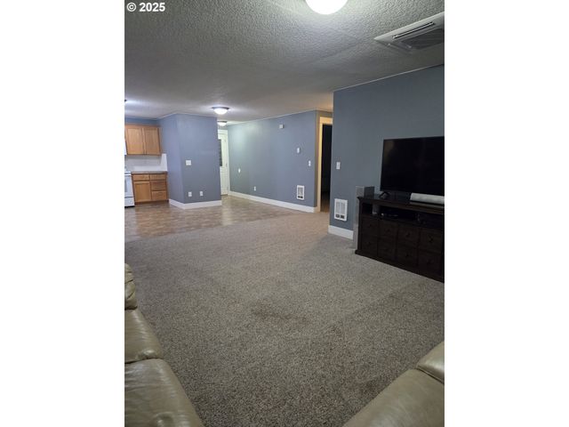 601 W 1ST St, Newberg, OR 97132