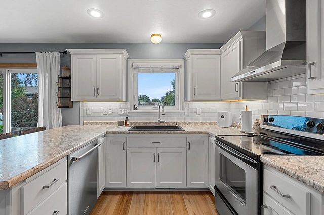 2088 W HIGGINS, De Pere, WI 54115