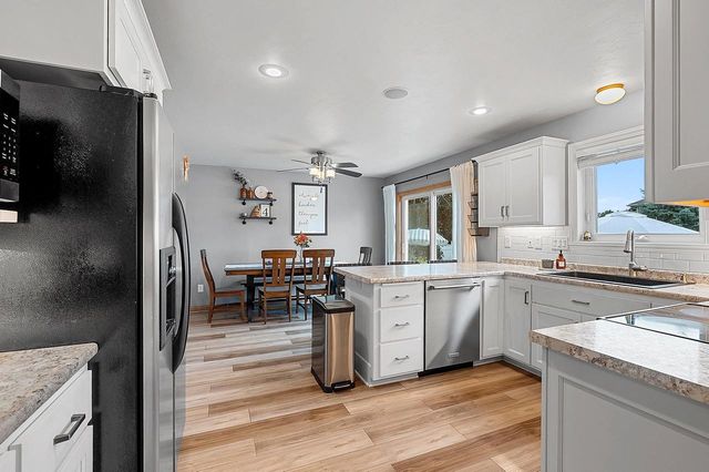 2088 W HIGGINS, De Pere, WI 54115