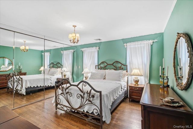 2154 Marion Avenue, Merrick, NY 11566
