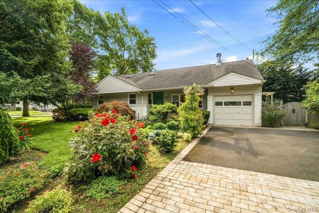 2154 Marion Avenue, Merrick, NY 11566