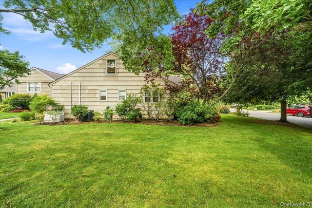 2154 Marion Avenue, Merrick, NY 11566