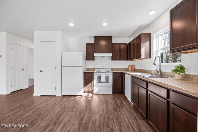 966 Anniversary Lane, Knoxville, TN 37914