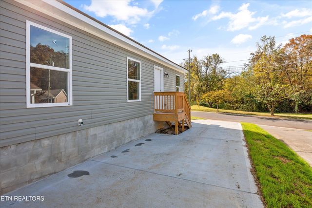 966 Anniversary Lane, Knoxville, TN 37914