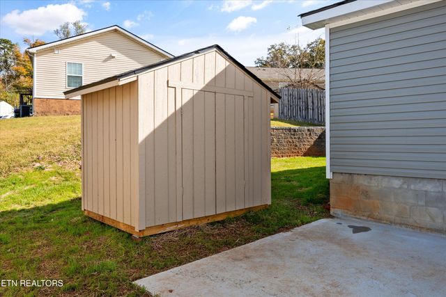 966 Anniversary Lane, Knoxville, TN 37914