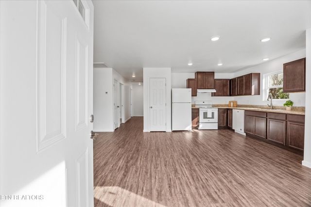 966 Anniversary Lane, Knoxville, TN 37914