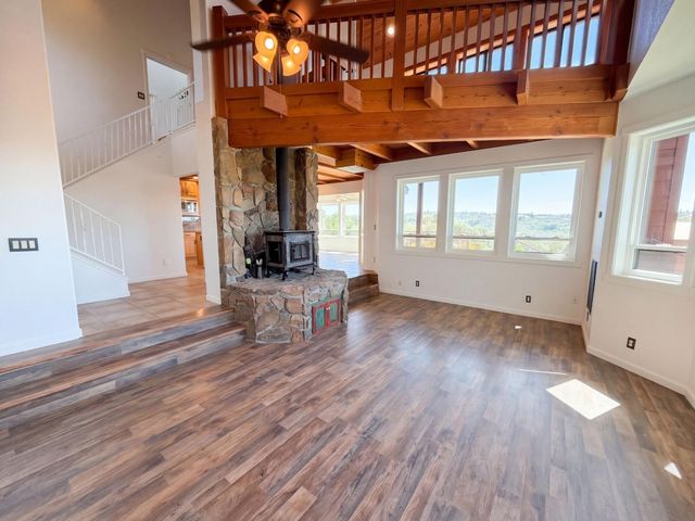 8384 Woodman Ln, Newcastle, CA 95658