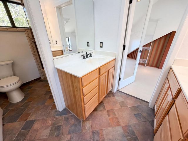 8384 Woodman Ln, Newcastle, CA 95658