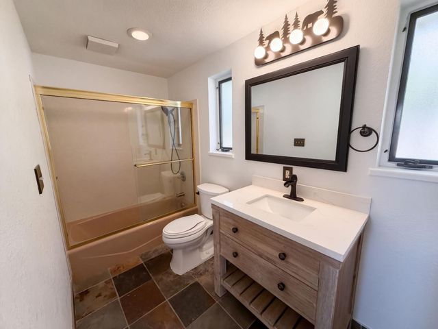 8384 Woodman Ln, Newcastle, CA 95658