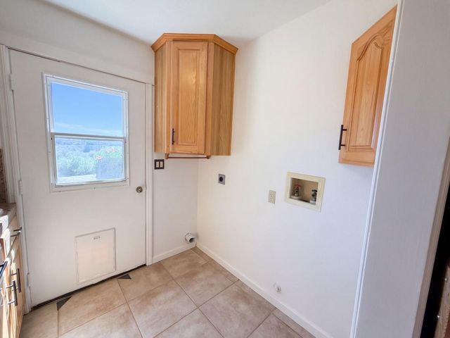 8384 Woodman Ln, Newcastle, CA 95658