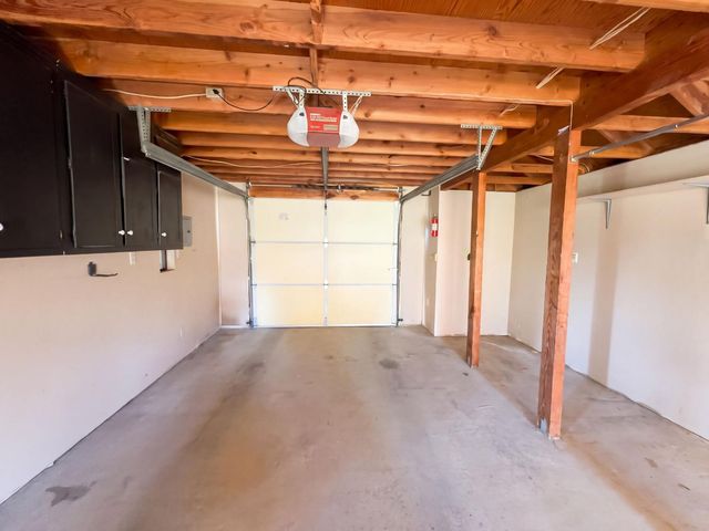 8384 Woodman Ln, Newcastle, CA 95658