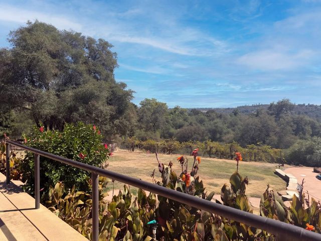 8384 Woodman Ln, Newcastle, CA 95658