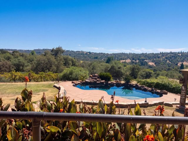 8384 Woodman Ln, Newcastle, CA 95658