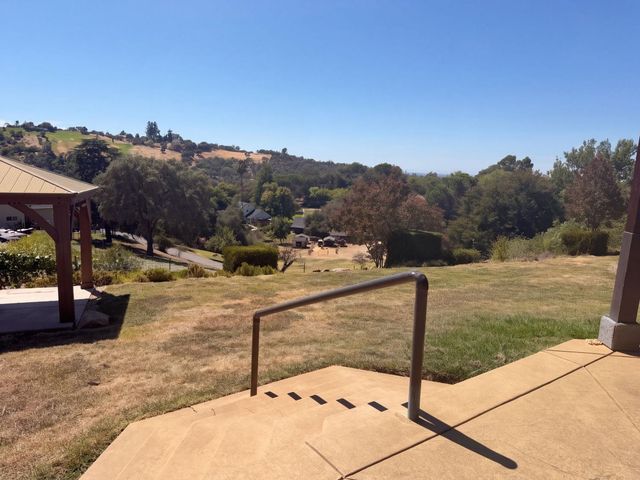 8384 Woodman Ln, Newcastle, CA 95658