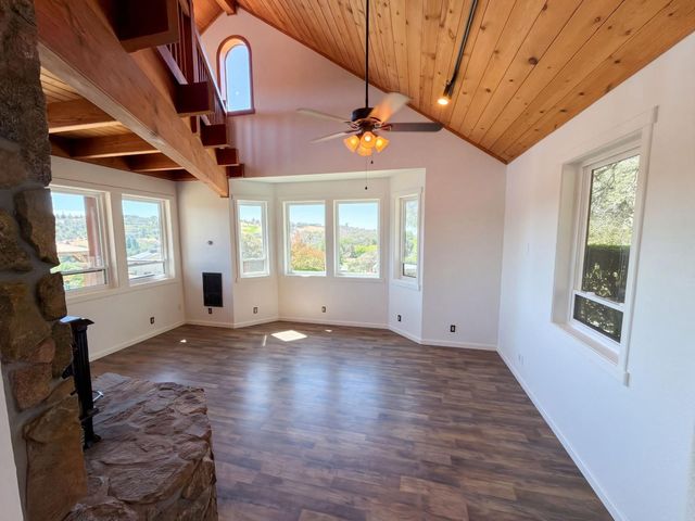 8384 Woodman Ln, Newcastle, CA 95658