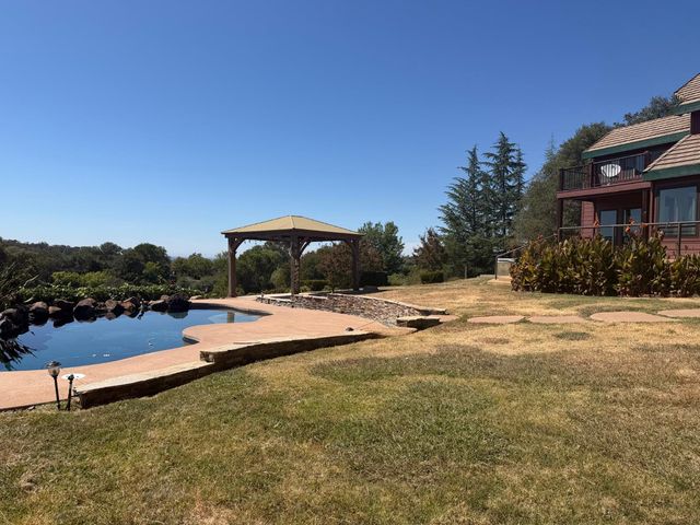 8384 Woodman Ln, Newcastle, CA 95658