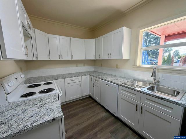 1396 Waller St SE, Salem, OR 97302