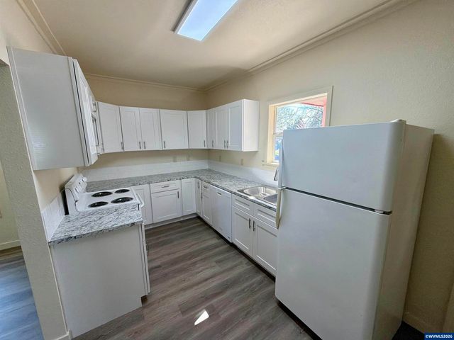 1396 Waller St SE, Salem, OR 97302