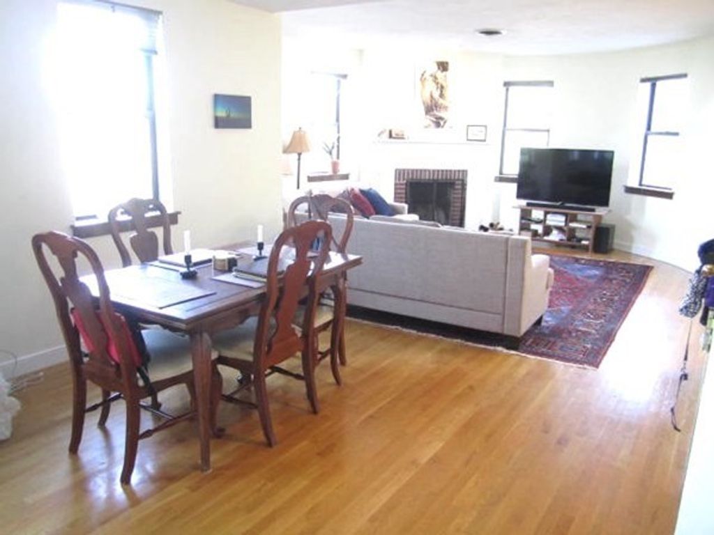 100 Riverway 5, Boston, MA 02215