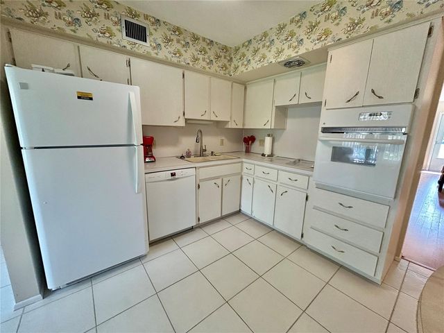 2256 PHILIPPINE DRIVE 42, Clearwater, FL 33763