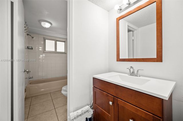 9915 W Okeechobee Rd 2-403, Hialeah Gardens, FL 33016