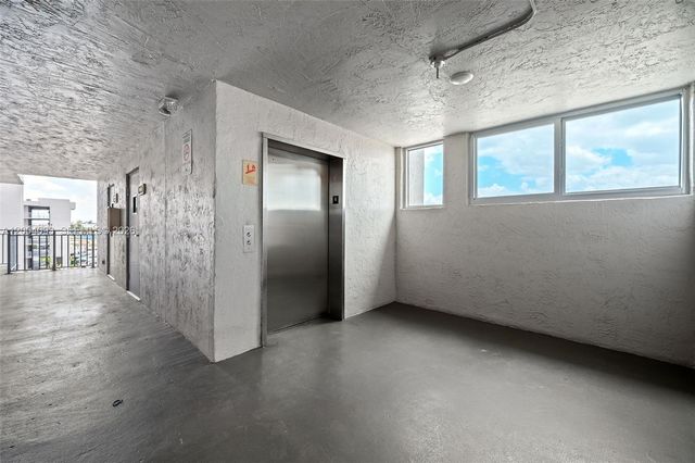 9915 W Okeechobee Rd 2-403, Hialeah Gardens, FL 33016