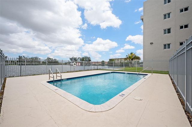 9915 W Okeechobee Rd 2-403, Hialeah Gardens, FL 33016