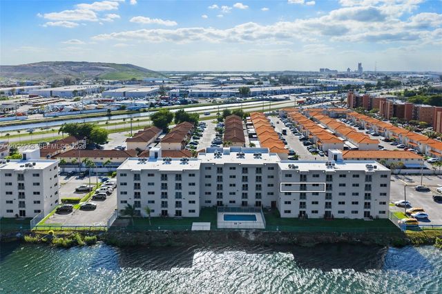 9915 W Okeechobee Rd 2-403, Hialeah Gardens, FL 33016