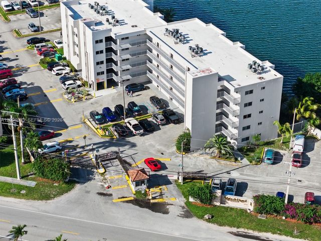 9915 W Okeechobee Rd 2-403, Hialeah Gardens, FL 33016