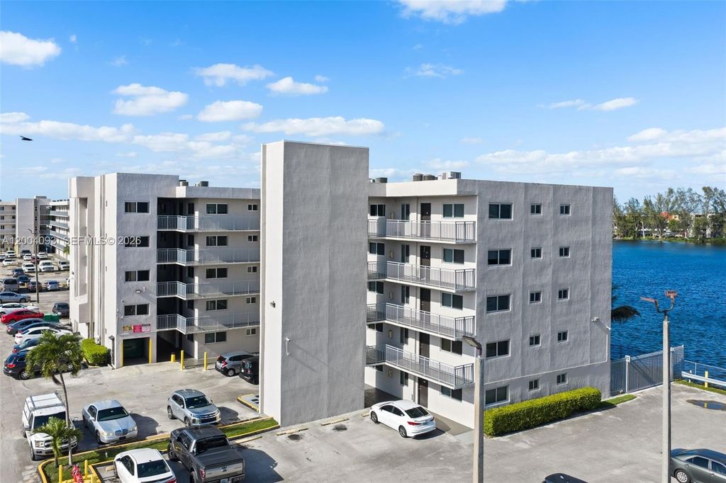 9915 W Okeechobee Rd 2-403, Hialeah Gardens, FL 33016