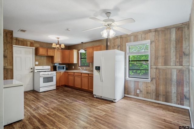 22229 State Highway 64, Canton, TX 75103