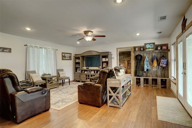 266 Pr 3637, Springtown, TX 76082
