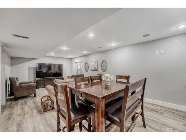 6086 S Ukraine St, Aurora, CO 80015