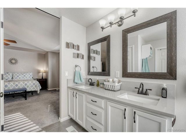 6086 S Ukraine St, Aurora, CO 80015