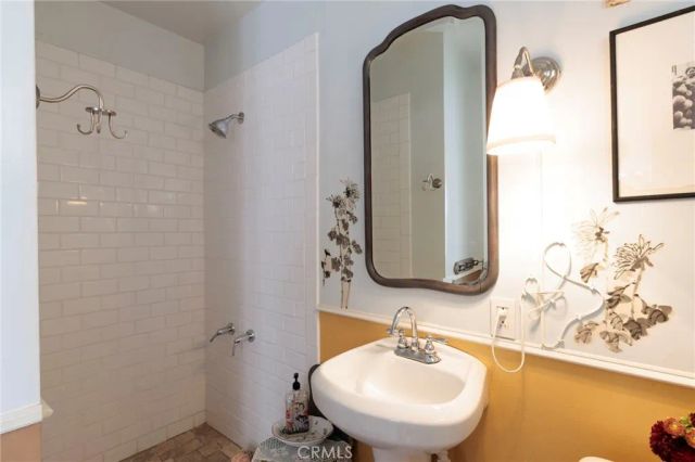 6205 Vidette, Los Angeles, CA 90042