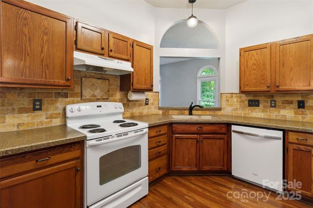 2303 Valleyview Drive, Charlotte, NC 28215