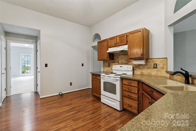 2303 Valleyview Drive, Charlotte, NC 28215