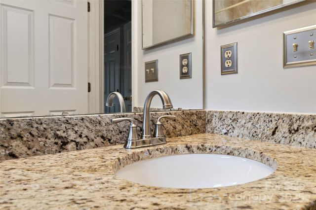 2303 Valleyview Drive, Charlotte, NC 28215