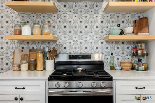 218 S Rio Grande Street, Lockhart, TX 78644