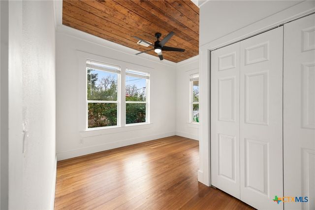 218 S Rio Grande Street, Lockhart, TX 78644