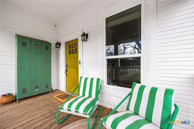 218 S Rio Grande Street, Lockhart, TX 78644