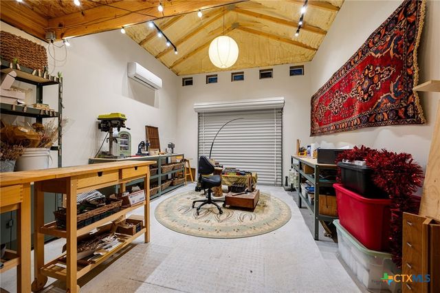 218 S Rio Grande Street, Lockhart, TX 78644