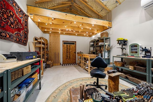 218 S Rio Grande Street, Lockhart, TX 78644