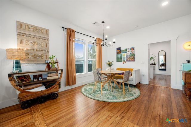 218 S Rio Grande Street, Lockhart, TX 78644