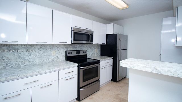 15077 SW 103rd Ter 8110, Miami, FL 33196