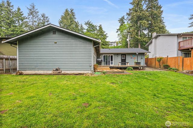 28717 15th Avenue S, Federal Way, WA 98003