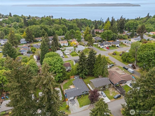 28717 15th Avenue S, Federal Way, WA 98003