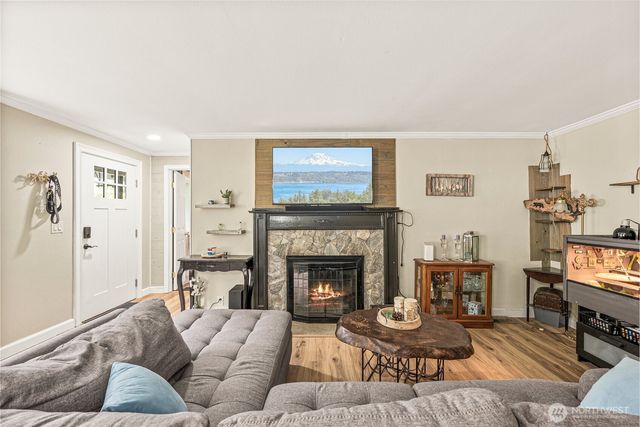 28717 15th Avenue S, Federal Way, WA 98003