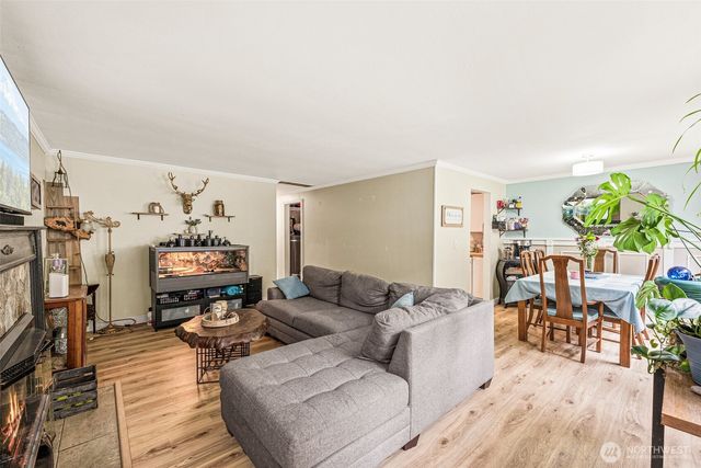 28717 15th Avenue S, Federal Way, WA 98003